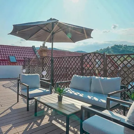 Rooftop Proprety With Large Terrace & Stunning Views - בראשוב מראה חיצוני תמונה