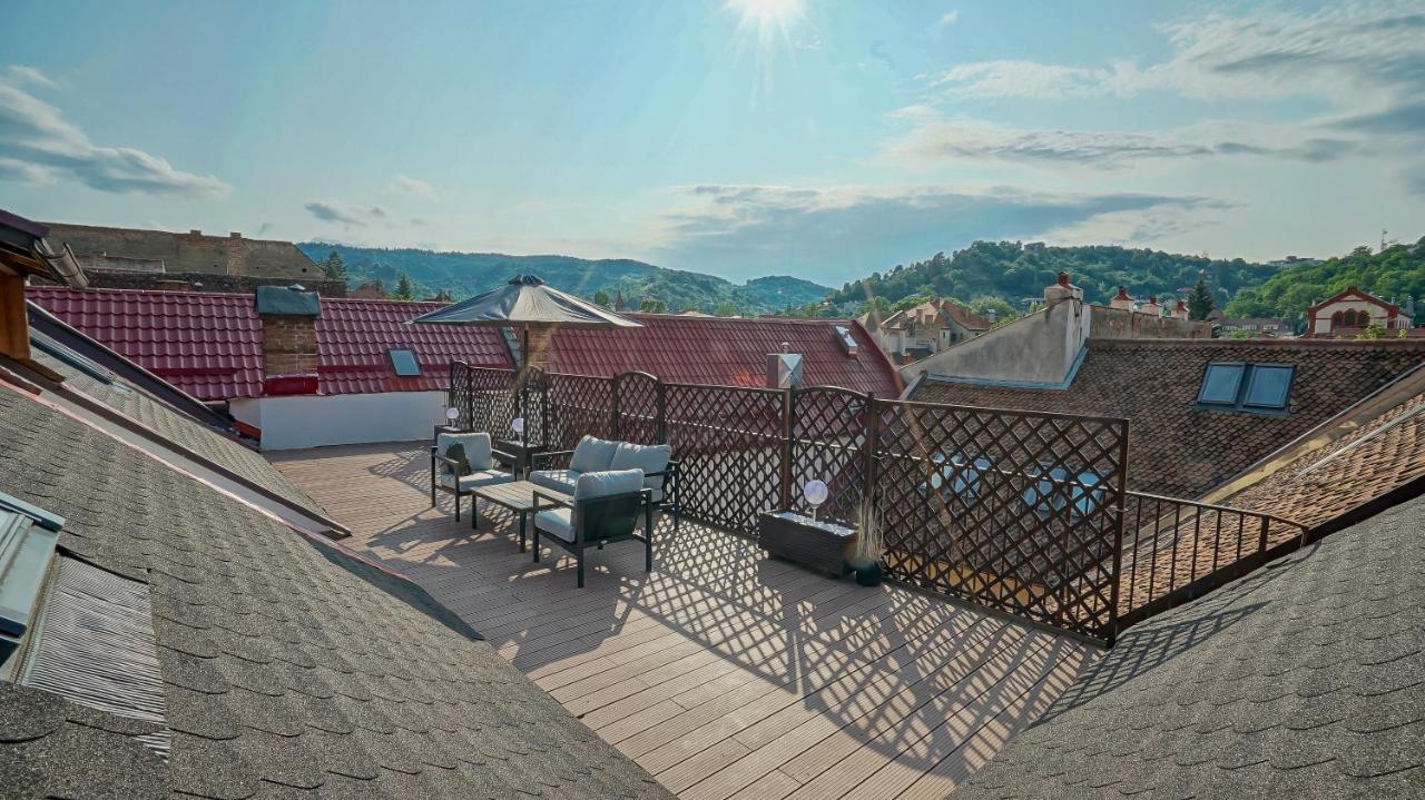 Rooftop Proprety With Large Terrace & Stunning Views - דירה בראשוב