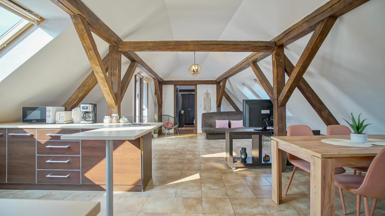 Rooftop Proprety With Large Terrace & Stunning Views - *