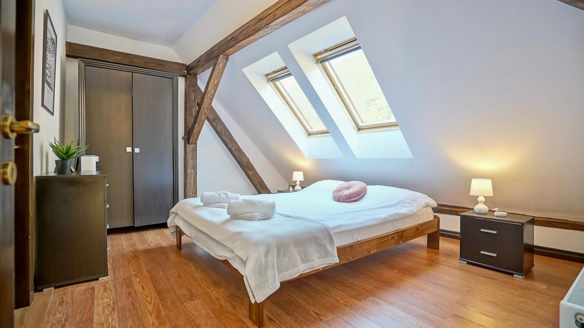 Rooftop Proprety With Large Terrace & Stunning Views - * בראשוב